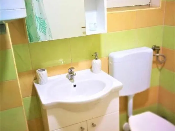 Milic - With Sea View 4 - 2 Апартаменты *